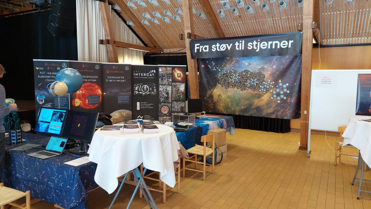 HopkinsonAlfie's tweet photo. Showing off InterCat research at the festival of research here at Aarhus university! @AIntercat @AarhusUni_int @forskdk @GrundforskFond 
#scicomm #forskningensdøgn #astrochemistry https://t.co/kZ7Kx7jema