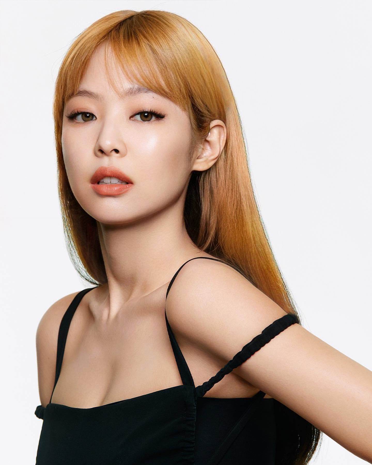 on-twitter-rt-taeenle-ginger-jennie-x-hera-bangs-ver-https