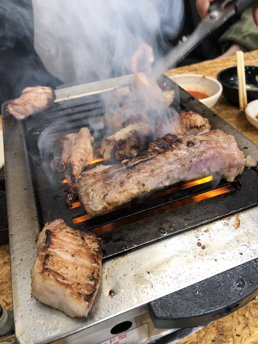 lab_glass's tweet photo. #ホルモン焼き肉ワイガヤ
#1周年 
#豚カルビ https://t.co/YuHfF6KhmX