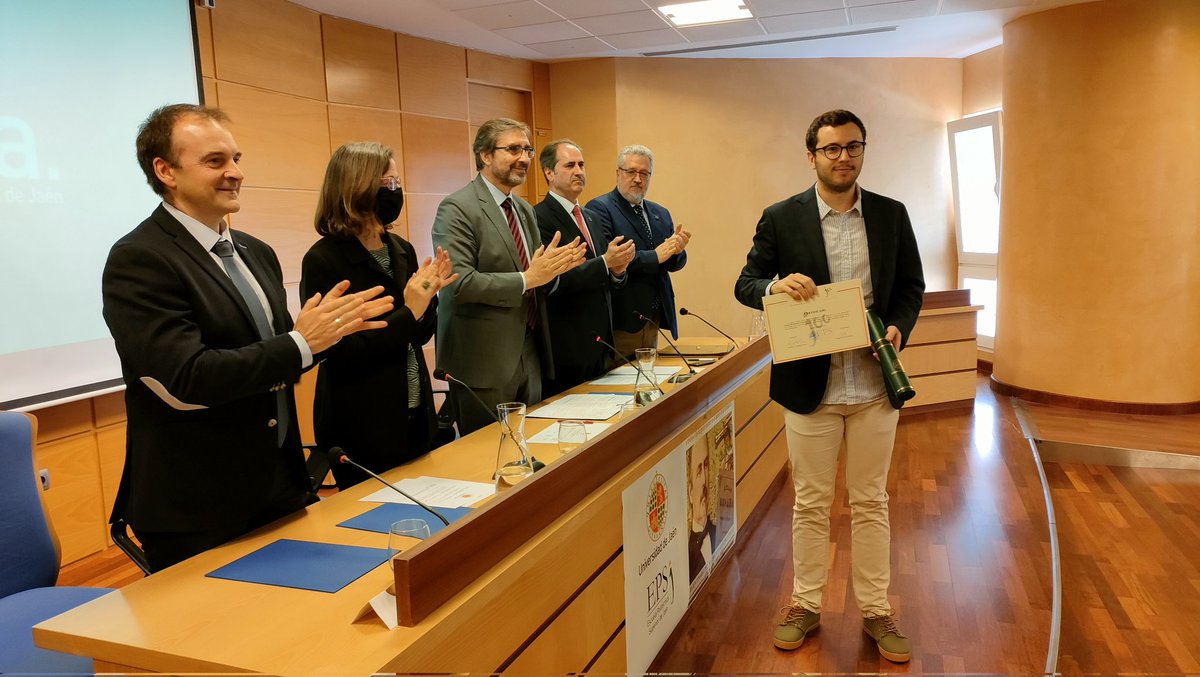 ujaen's tweet photo. 🏅David Fernández, Ignacio Quílez y Juan Andrés Gámez, galardonados en el XXI Premio Internacional Francisco Coello de @ujaen @epsjaen y @VicProyec
En esta edición se han presentado más de cuarenta trabajos procedentes de 16 universidades españolas y 4 extranjeras https://t.co/i3xQMocAkR
