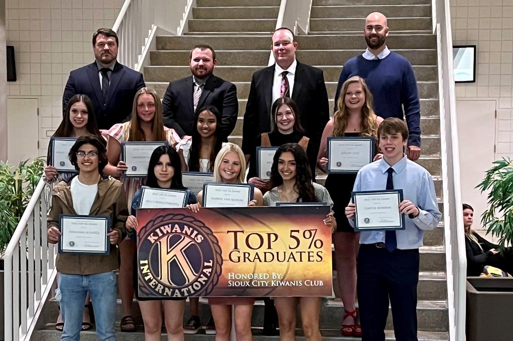 Congratulations to these SSC Seniors that were honored last night at the Downtown Kiwanis Club's Siouxland Top 5% Banquet.  #top5percent #Kiwanis #CardPride #GoCards