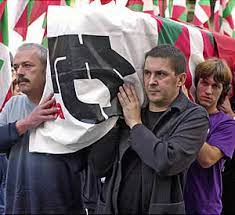 Atakabreada's tweet photo. Abascal malo. Otegi hombre de paz.
Ortega Lara verdugo. José Luis Erostegui víctima.
VOX fachas. Bildu demócratas. https://t.co/ROX1QoQ2B3