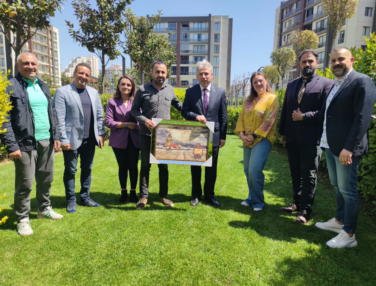 mustafagunydin's tweet photo. Adnan Kahveci mahallemizde 1400 dairenin bulunduğu Kalekent Site yönetimini ziyaret ettik.
Yönetim kurulu Başkanı Ümit YILDIRIM ve çalışma arkadaşlarına misafirperverlikleri için teşekkür eder kolaylıklar dileriz.
@akpartibduzu
@kemalsrda https://t.co/nhHaPi5YNO