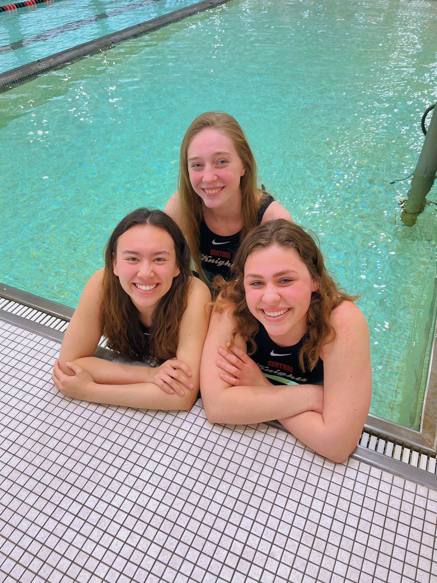 S E N I O R 🔥 K N I G H T

📍home
⏰ 5:00
📆 today
🤽🏼‍♀️ varsity game first