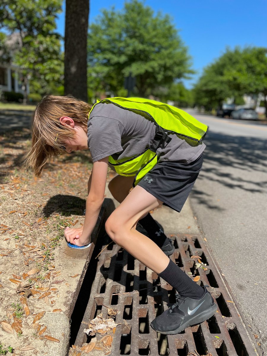 BMSBetaClubR2's tweet photo. These #beta students cleared and marked 28 storm drains in #lakecarolina for @ColumbiaSCWater #service https://t.co/gW8Y3DNjGp