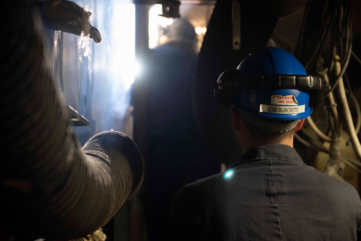 stennis74's tweet photo. The week is over and that brings along some photos of our Sailors and contractors getting work done around the ship! Check out these images from our media team.
#LookAhead #StayAhead https://t.co/Wmpqnni4kJ