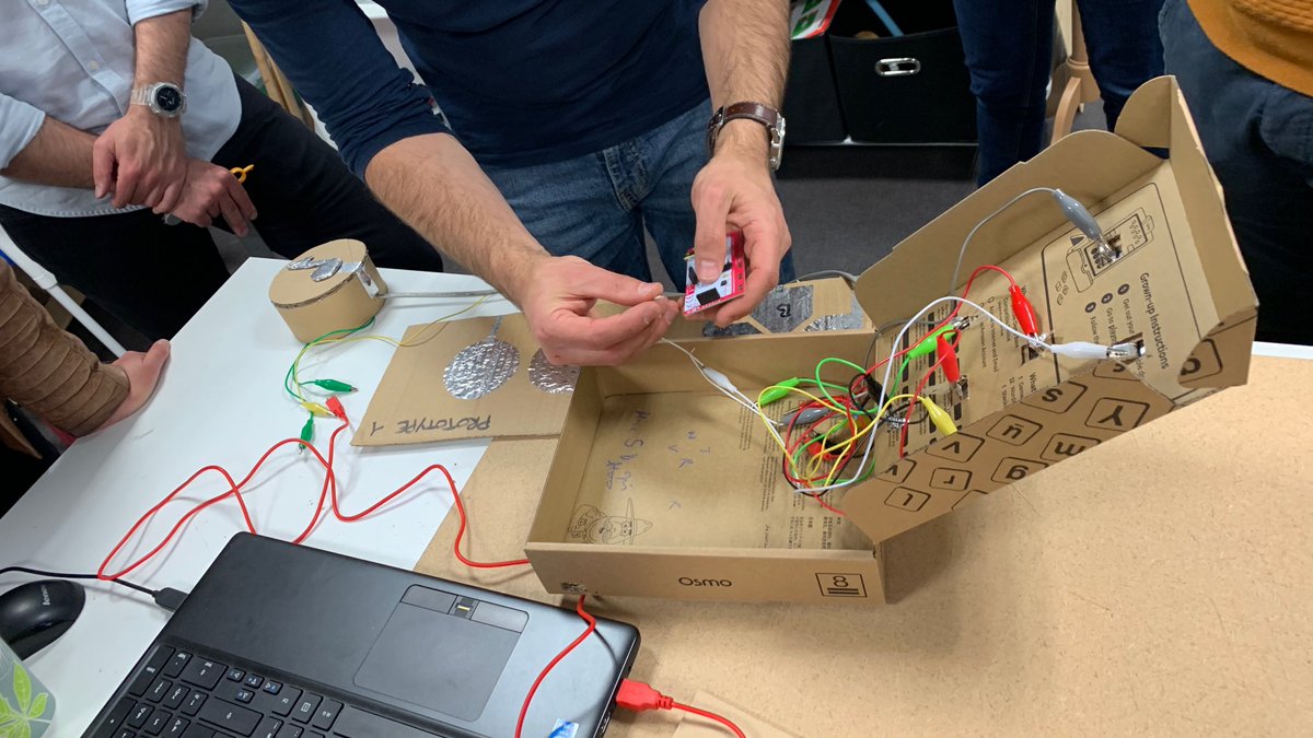 Canope_DTNorm's tweet photo. @canope_62 @reseau_canope @fablabalecole @STEAM_InSitu @universcience 👍Ateliers @reseau_canope #HautsdeFrance 👏
Testez, faites tester le kit #fablab @fablabalecole @universcience et fabriquez votre #beatbox #PumpitUp #homemademusic https://t.co/F7g5O8w0xU