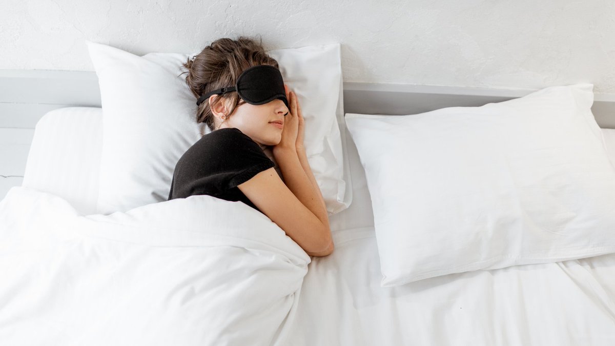 Dr D'Oliveira (<a href="/TCDOliveira/">Teresa C. D'Oliveira</a>) from <a href="/CSI_Lab_/">CSI Lab</a> is developing a consultation process to inform future studies on sleep health 💤

📝 Short online questionnaire on any sleep concerns or challenges you may have experienced 👇

linkedin.com/posts/activity…

📧 teresa.d'oliveira@kcl.ac.uk