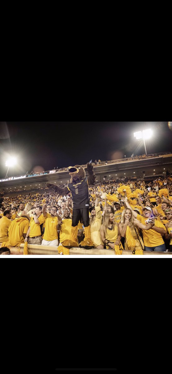 EXTREMELY blessed to have received my first division 1 offer from THE University of Southern Mississippi! <a href="/coachmcriner/">Mark Criner</a> <a href="/SouthernMissFB/">Southern Miss Football</a> <a href="/RussellEllingt4/">Russell Ellington</a> <a href="/CoachKornDawg/">Mikhal Kornegay</a> <a href="/CoachJohnson813/">Coach Johnson</a> <a href="/RFM_Athletics/">Robert F. Munroe Athletics</a>