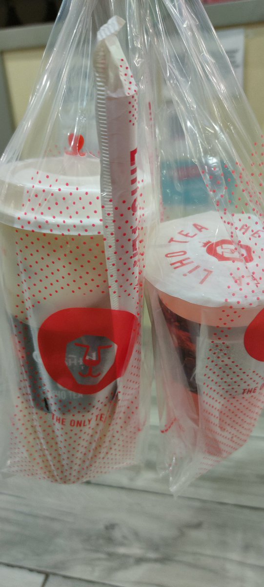 Riyou_Kisa's tweet photo. I blame @Nero_Regalia for my cravings. Also spotted a wild paimon near the outlet I m at.
#genshin #paimon #liho #lihotea https://t.co/JclpXkrTUh