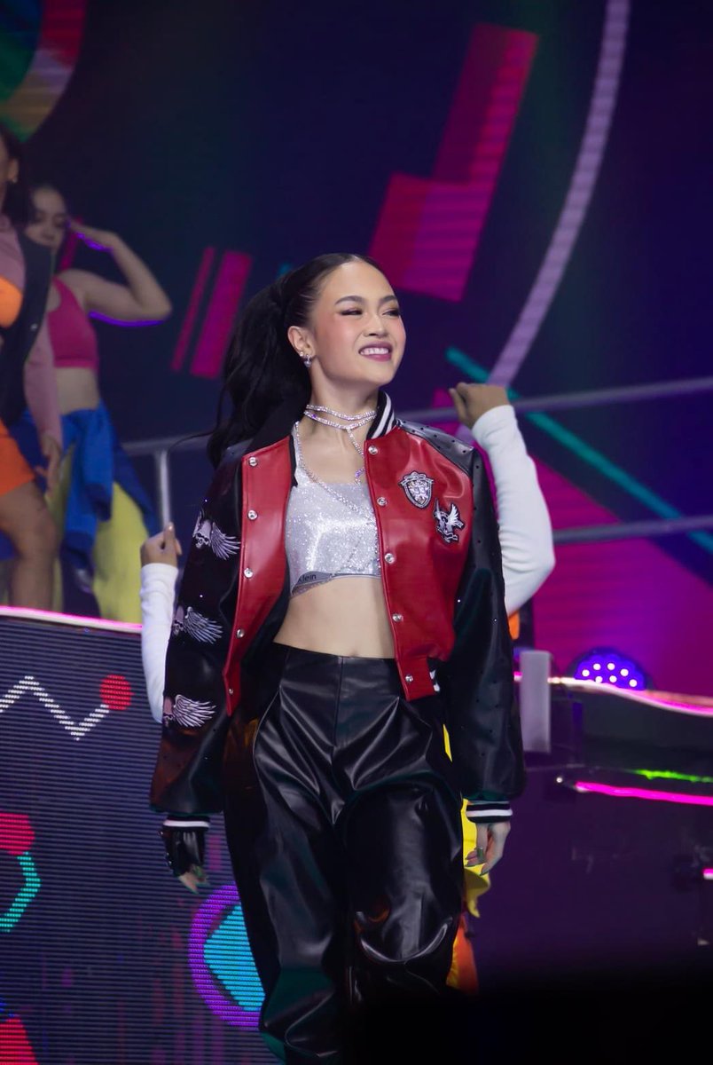 ACBphUpdates's tweet photo. [AC BONIFACIO EVENTS UPDATE]

Calista posted photos of AC during her performance in the #VaxToNormal Concert in Smart Araneta Coliseum

📸: @calistasocials @calista_laiza 

ACBphUpdates_04282022

#ACBonifacio @BonifacioAc https://t.co/aPqv1sFMyU