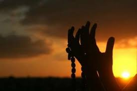 MaqboolRaees's tweet photo. Almighty #Allah offered lots of spiritual reward for this month of #Ramzan! You must observe #fasting &amp; refrain from sinful activities. 
#holyweek #fasting #devotion #sacrifice #forgiveness #mercy #Mecca #Madina #dua #prayer #aameen #Noor_e_Ramzan #ramzankashmir https://t.co/siX52RhEki