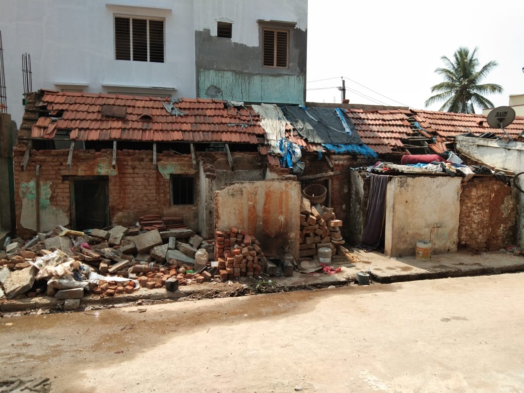 ramadassmysuru's tweet photo. This is the pure example that shows how PM @narendramodi ji's govt. reaching the unreached class of society.

Beautifully constructed houses under PM Awas Yojana in KR Constituency, Mysuru
#PMAwas

      Before                                                     Now https://t.co/BmyAFlNxPt
