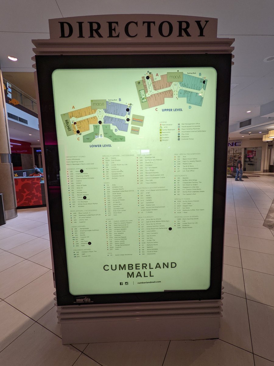 SobSax's tweet photo. The Apple Store at Cumberland Mall. 

It's technically right on the Perimeter that used to divide Atlanta from its suburbs. 

The Braves moved nearby from downtown several years ago.
#gapol #galabor 

https://t.co/GL8DibOJyo https://t.co/lqayzPxjxW