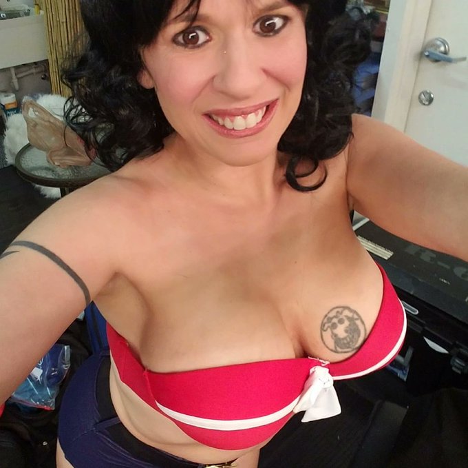 I'm a slut https://t.co/8IJysq1mkc