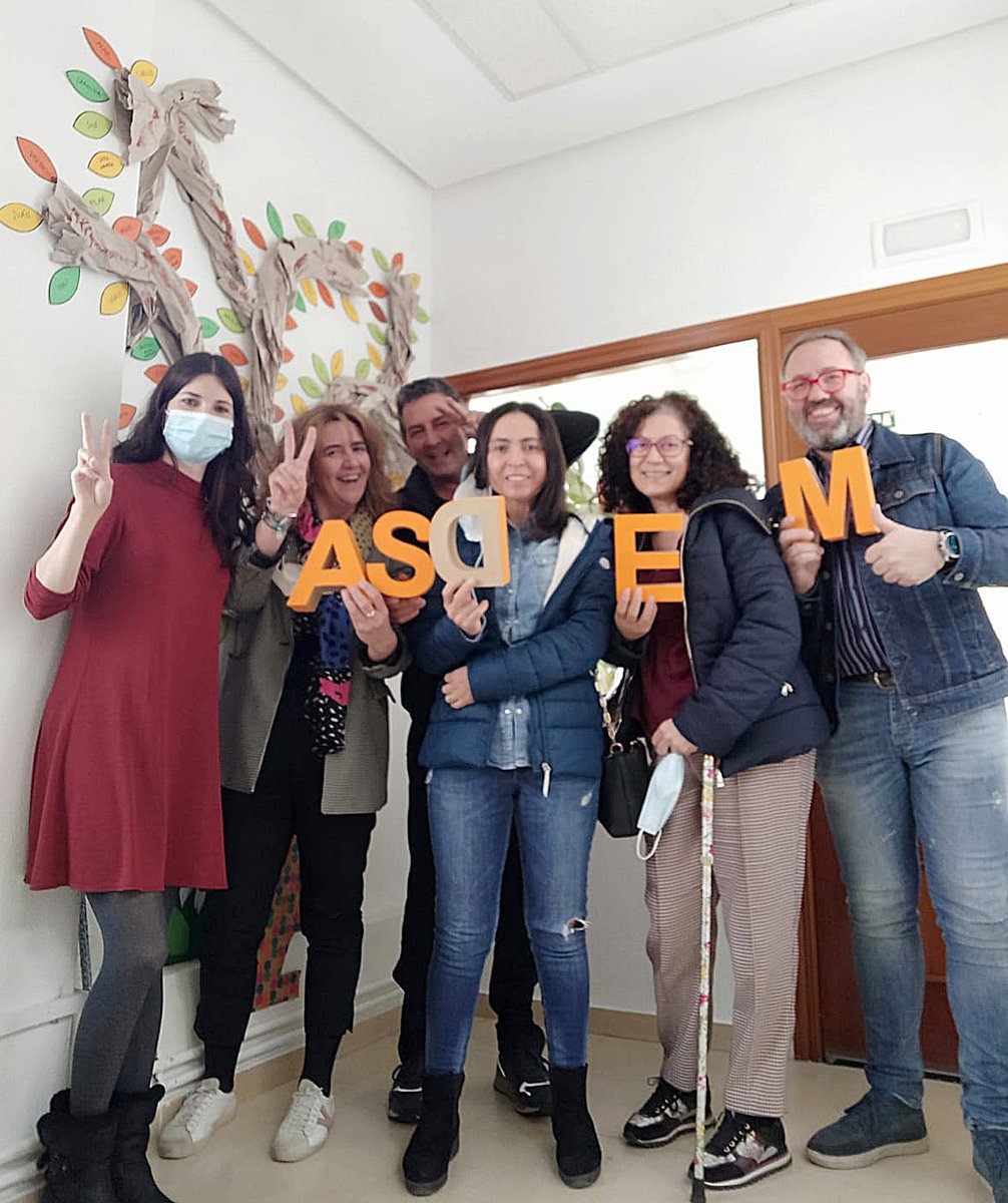 amigosdeASDEM's tweet photo. 🤜🤛Grupos de apoyo mutuo para personas con # EsclerosisMúltiple . Compartir, empatizar, comprenderse, resolver dudas... ¿A que suena bien? 😉¿Te apuntas? Nuestra psicóloga, 💪Sara, te da toda la información:

 ☎923240101
 📧salonso14@asdem.org https://t.co/fbJrqLsutw