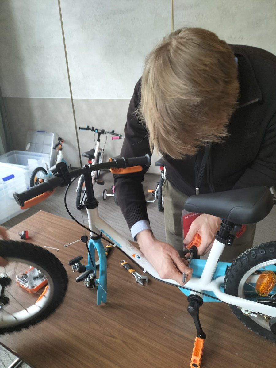 SmartyEventos's tweet image. Las actividades solidarias son el perfecto lazo entre el Team Building para empresas y la solidaridad con los niños que más lo necesitan. La pasada semana organizamos una actividad de bicicletas solidarias en el hotel Centric Hyatt de Madrid para una consultora internacional 🎯