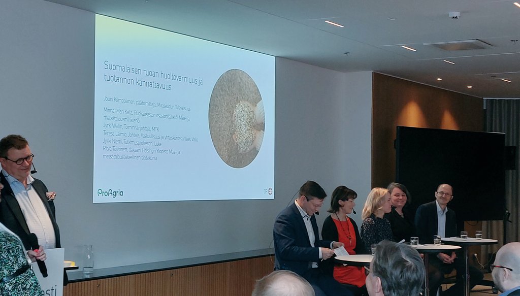 Helsingin yliopiston Mmtdk:n dekaanin @ritvatoivonen puhe alan osaamistarpeista resonoi: "tarvitaan  kokonaisuuksien ymmärtämistä vielä enemmän substanssiosaamisen rinnalle"! #kannattavastiyhdessae <a href="/MaasTul/">Maaseudun Tulevaisuus</a> <a href="/ProAgria/">ProAgria</a> @OP_Ryhma