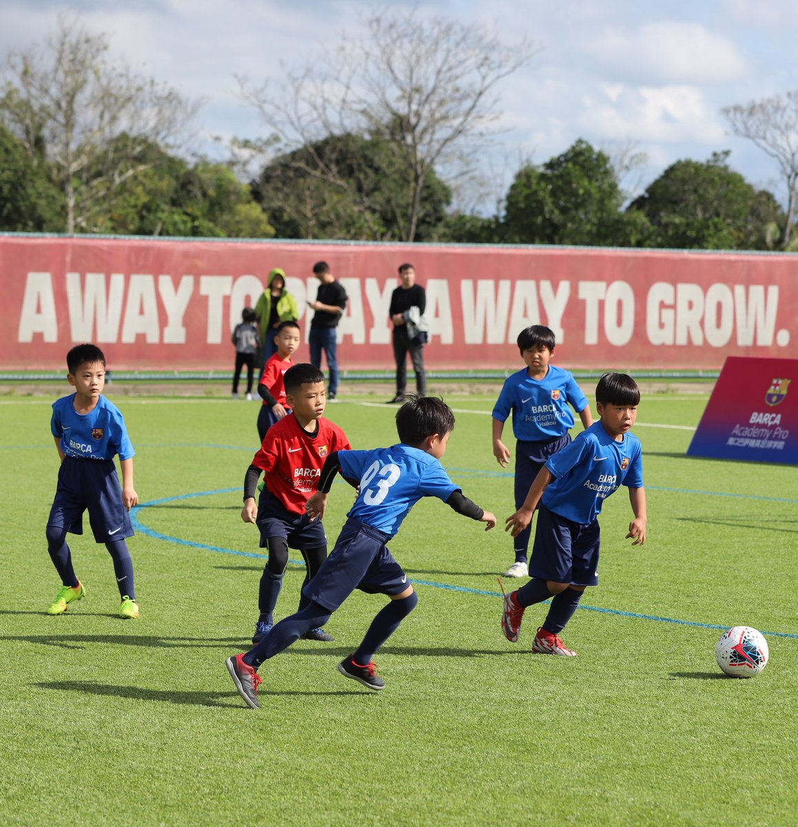 BarcaAcademy's tweet photo. 💙❤️ Nihao Barça Academy PRO Haikou!!! 🇨🇳 https://t.co/wDH1r20CsD