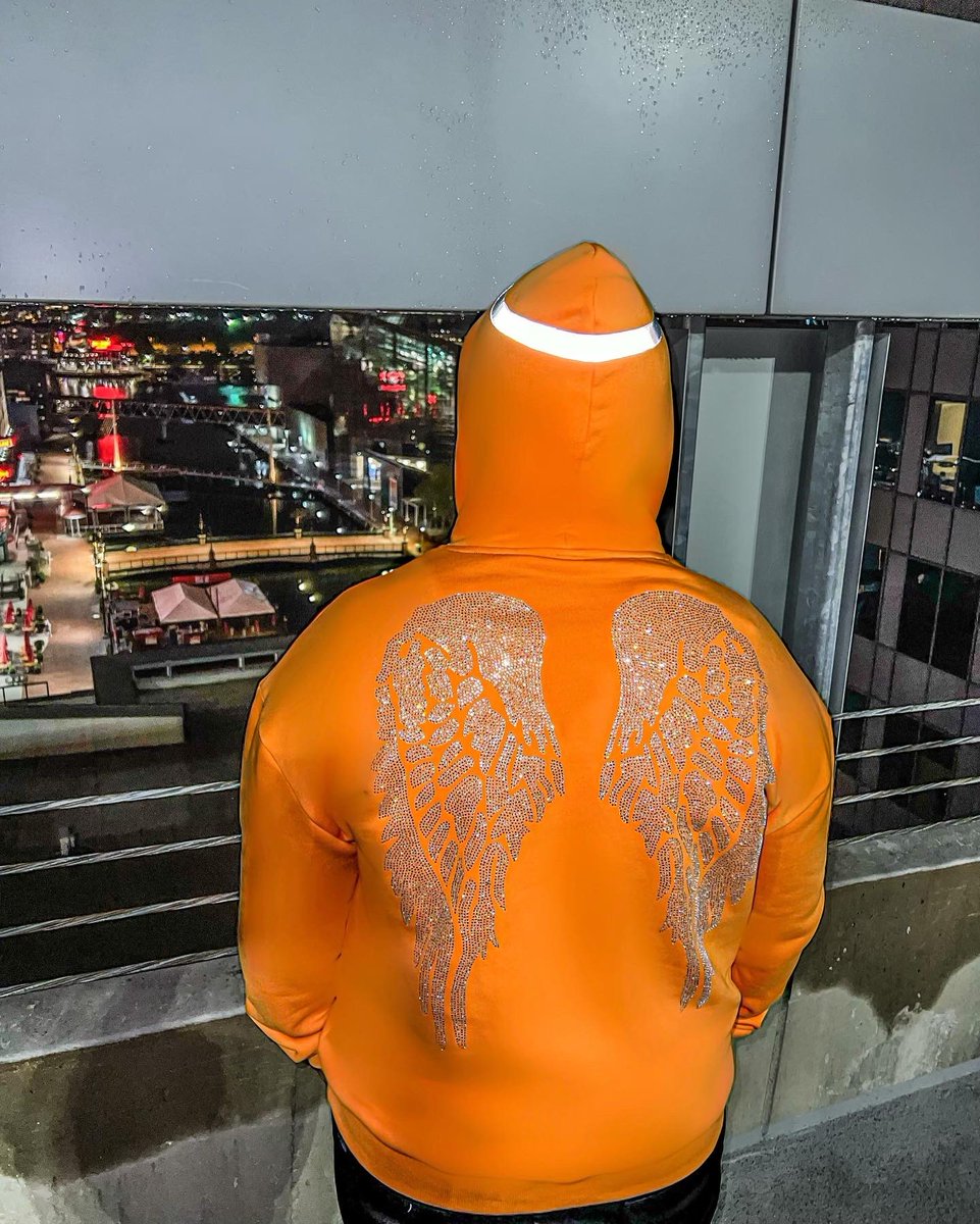 macflamond's tweet photo. Hey I quit my job to follow my dream and start my clothing brand it cost 0 dollars to retweet and help my brand gain exposure follow,like, and share comment favorite color and size IG: Macflamond https://t.co/DnmWTx5UCu