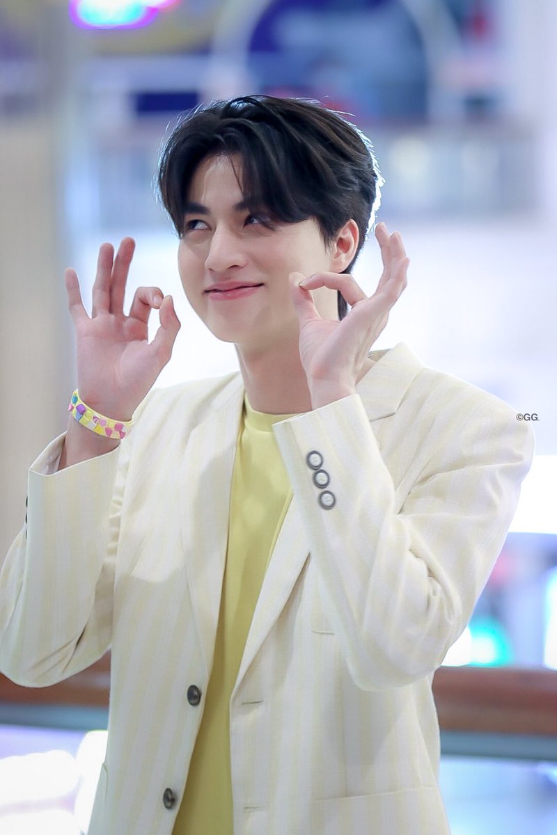 ฟค : กลัฟมองบนหน่อยลูกก 5555 คนละบนนน ว้อยยยยกลัฟฟฟ 🤣🤣

<a href="/gulfkanawut/">gulfkanawut</a>  
#LEGOOpeningXGulf
#GulfKanawut 
#ggpix