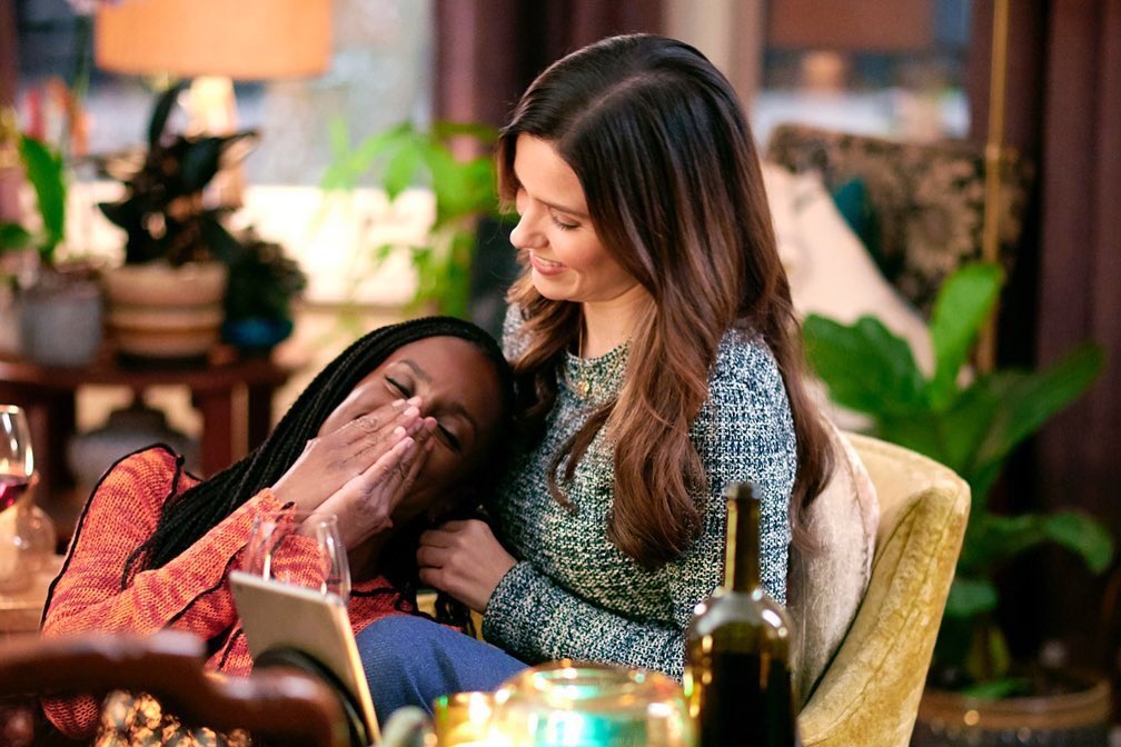 goodsambra's tweet photo. 📸 Sophia Bush e Skye Marshall via Instagram nos bastidores do episódio que foi ao ar ontem a noite de #GoodSam. https://t.co/SVflU0DC7T