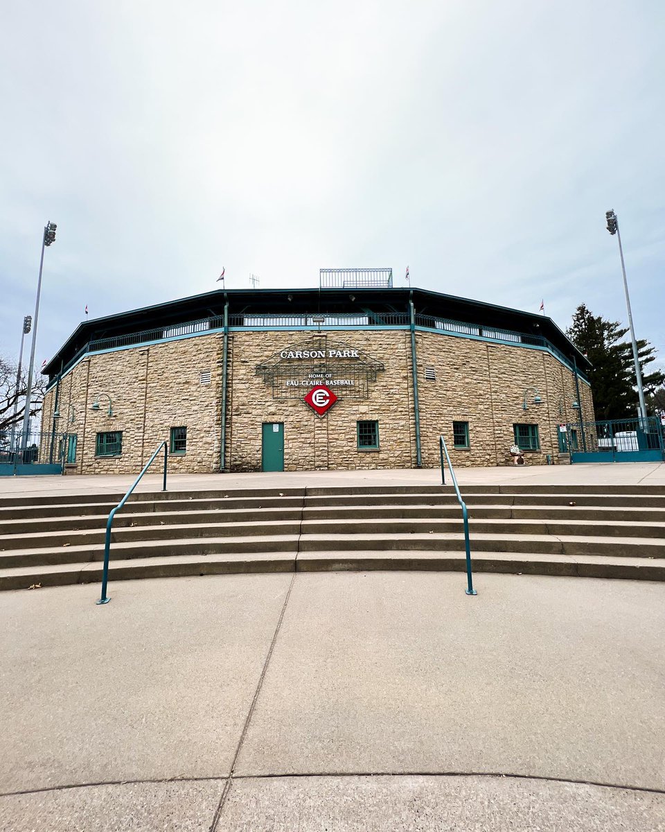 ECPodcasts's tweet photo. PLAY BALL! Craig Toycen, the new owner of the Express, discusses the future of the area's team
LISTEN HERE: https://t.co/YEaUDhp7ER
#eauclaireexpress #northwoodsleague #carsonpark #baseball #minorleaguebaseball @ecexpress https://t.co/g4ZdN51mAb