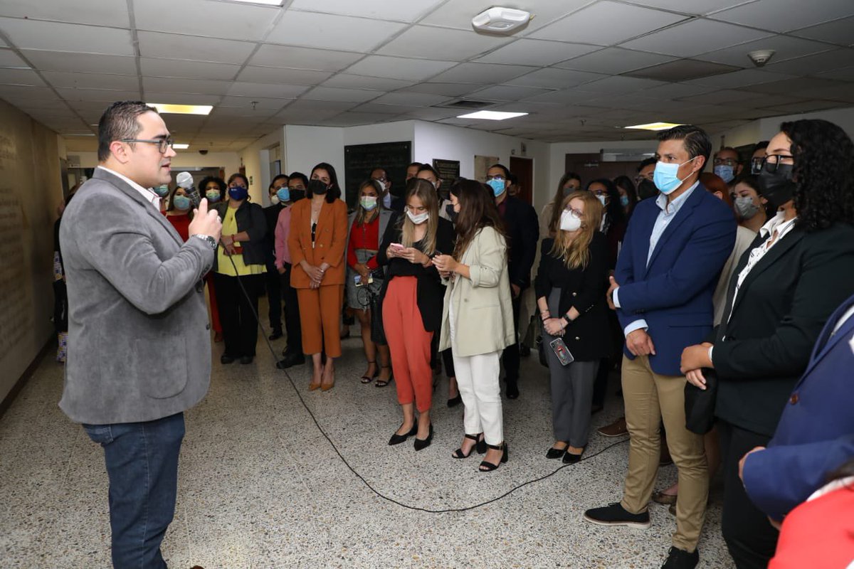 ConcejoMedellin's tweet photo. El Concejo fortalece lazos a nivel internacional 💪
Estudiantes de la fundación @kas_colombia visitaron nuestras instalaciones, y en compañía de Concejales, sostuvieron diálogo sobre la gestión de la entidad y el fortalecimiento de la democracia. https://t.co/Ek0Z4zSXfW