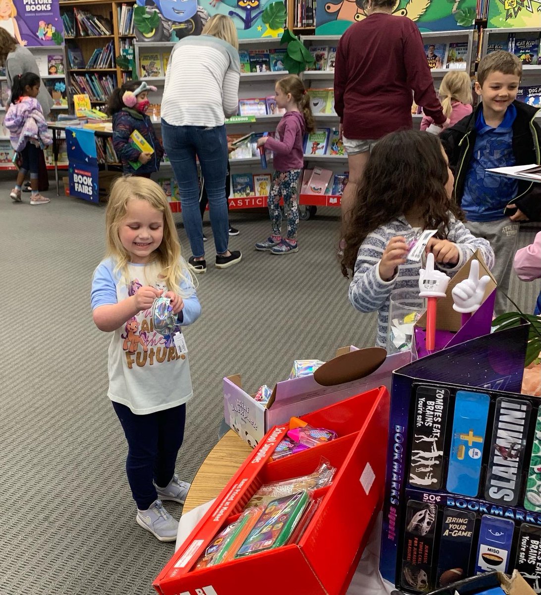 CaravelAcademy's tweet image. Students have been enjoying the PTC Book Fair all week.  Tonight is Family Night from 3pm - 7pm; join us for a fun evening!  

For more information visit this link:

bookfairs.scholastic.com/bookfairs/cpto…
#caravelacademy #caravelfamily #caravelptc #caravelbookfair @caravelptc