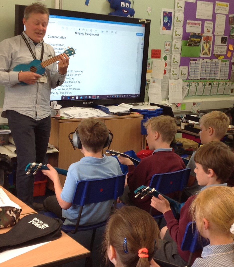 AlburghCE's tweet photo. #saplingsclass have so much fun learning to play the #ukulele in their weekly music lessons with Mr Williams from the Norfolk Music Service. Their singing flows through the school on Thursday mornings 🎼 🎶 @NMHub #musiceducation #learntoplay #instruments https://t.co/tcqxT1CKZY