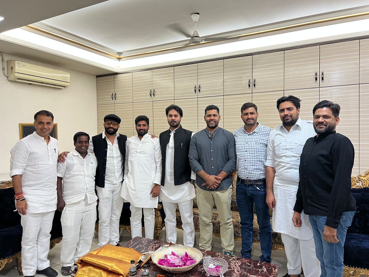 AshokChandnaINC's tweet photo. प्रिय मित्र भाई अमानत उल्लाह जी की इफ्तार पार्टी में। https://t.co/uekmPI5exN