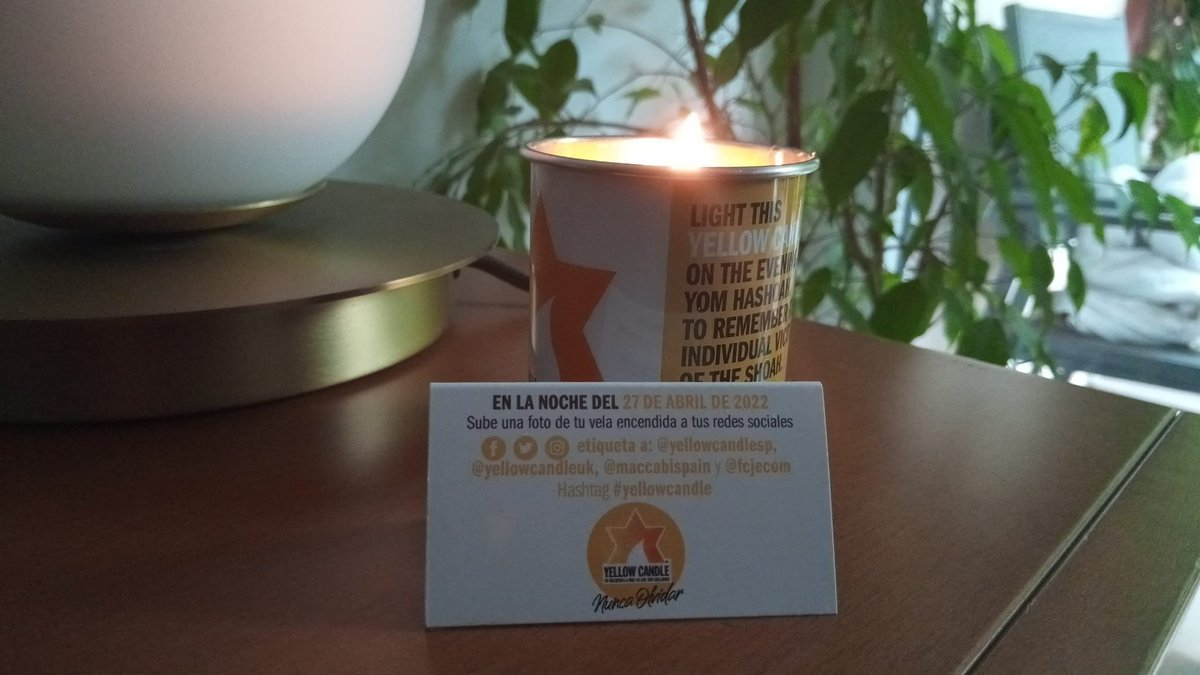 Foto de mi otra hermana, que no tiene "redes sociales" (y lo bien que hace) #yellowcandle