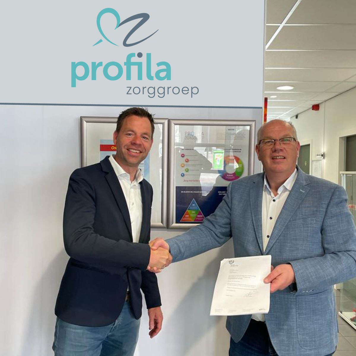 Bestuurder Peter van Wijk tekende met Tom Nij Bijvank van Anvinty een samenwerkingscontract. Avinty is leverancier van ‘Jouw Omgeving’ voor online behandeling en begeleiding. Hiermee biedt Profila Zorggroep naast fysieke begeleiding, in een online omgeving begeleiding.