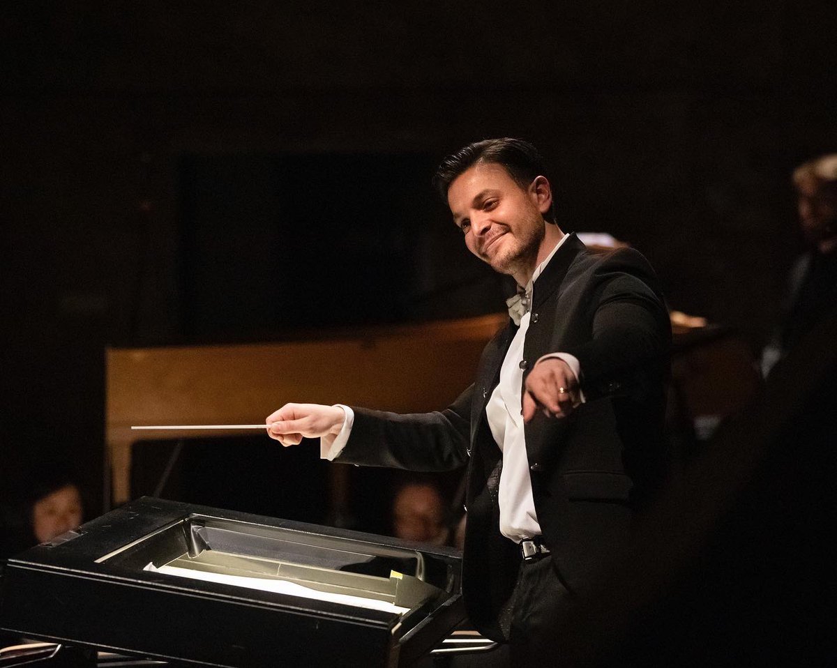 michele_spotti's tweet photo. 🇫🇷 I am immensely happy to announce my debut in #Paris!
On 24 &amp; 25 June I will conduct for the first time at the @TCEOPERA on the podium of the @ONDIF
The concert will have the voices of @Jeannegerardsop @marinavmezzo @Kevin_Amiel31 &amp; @duhamelbaritone
 
production @radioclassique https://t.co/i8ftRLjiKK