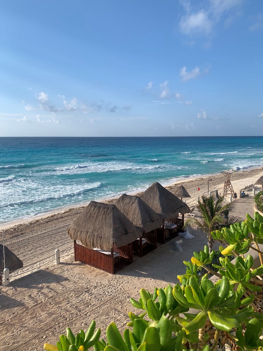 Fusion_Conf's tweet photo. Good morning from sunny Cancun and welcome to Day 2 of #DRRSC22. We start the day with a talk from Steve West (@TheCrick) &amp; @LukeGreenhough #DNARepair #DNAReplication https://t.co/zwQF1hIWlI