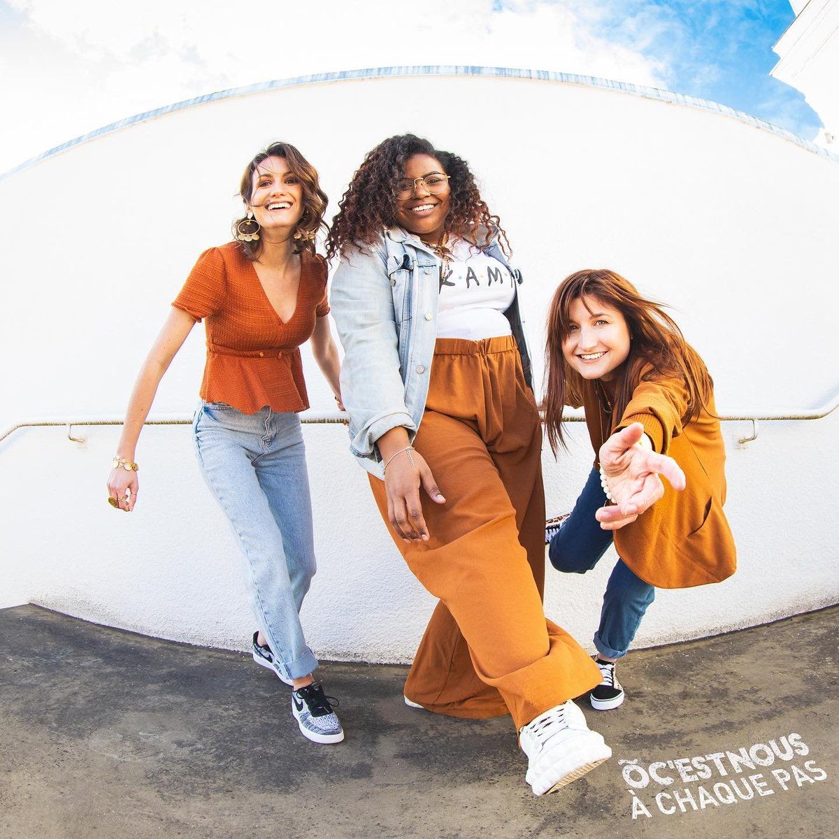 RIFFX_fr's tweet photo. Plein de talents ! Notre coup de cœur du jour, c'est le trio @Ocestnous qui nous met de bonne humeur à chaque musique 🥰 #OCestNous #AChaquePas 
Découvrez "À Chaque Pas" maintenant ⤵️
https://t.co/QCwxjVKsNl https://t.co/48PrXyOG3a