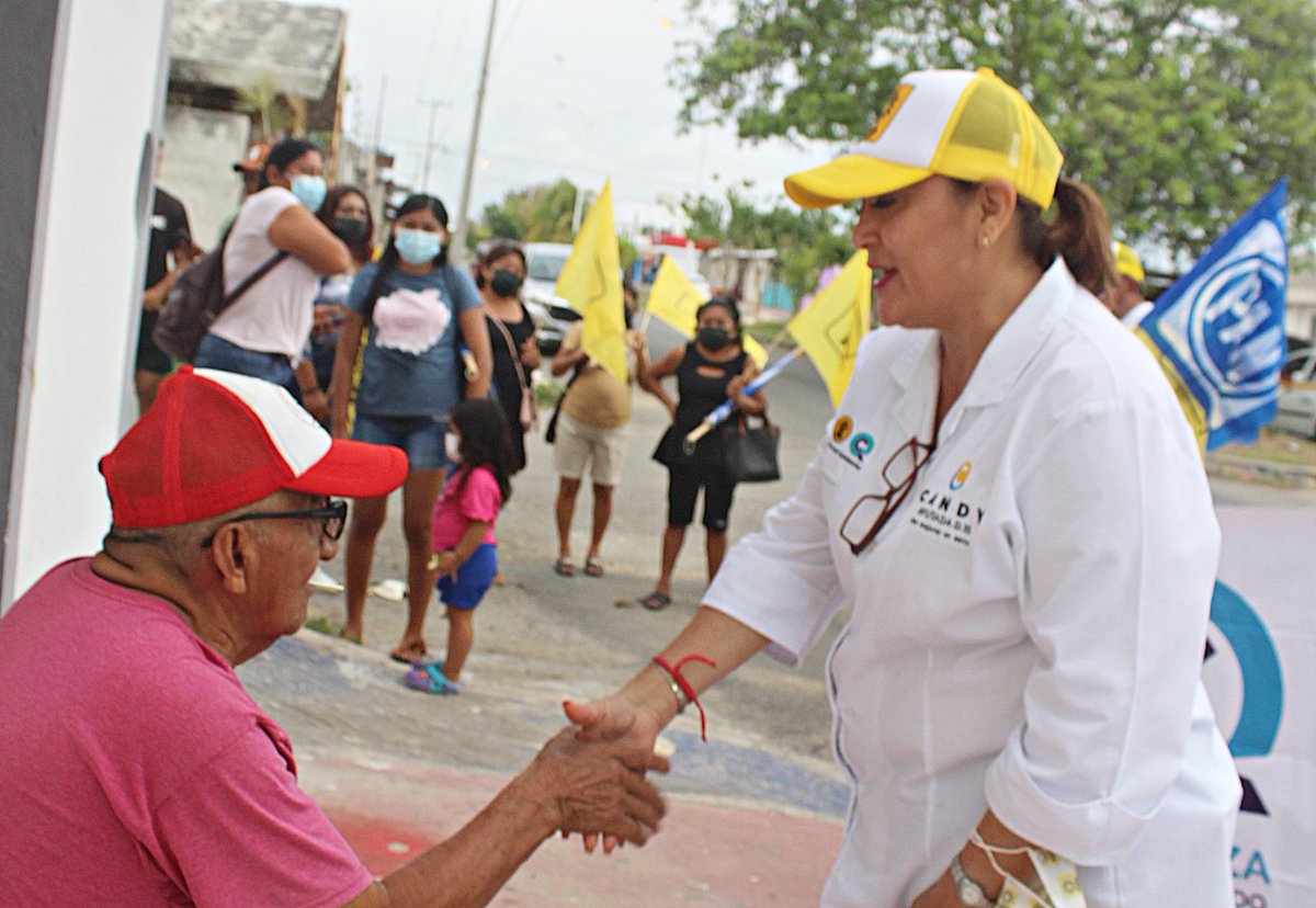 CandyRaygoza's tweet photo. En #Proterritorio votarán por una #DiputadaLocal que sí los represente, serán protagonistas en la erradicación de las desigualdades 💛💛💛 #CandyDiputada #TuVozEnElCongreso @PRDQRoo @PANQR @confianza_qroo https://t.co/hZaZqWYoIR