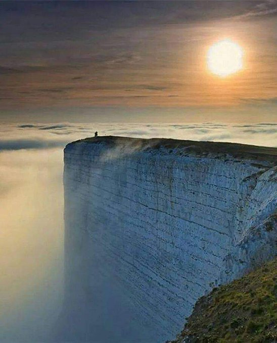 ineed__spacee's tweet photo. Some places on Earth look like they came from an Exoplanet 😲 https://t.co/BzKgETzJ5x