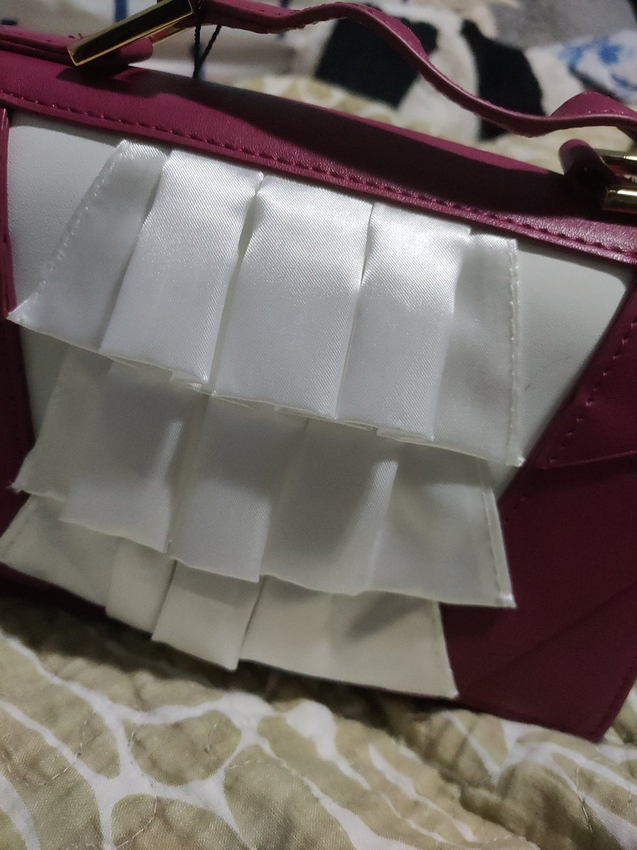 ;; im back from ia to showcase my edgeworth anniv bag that came oml