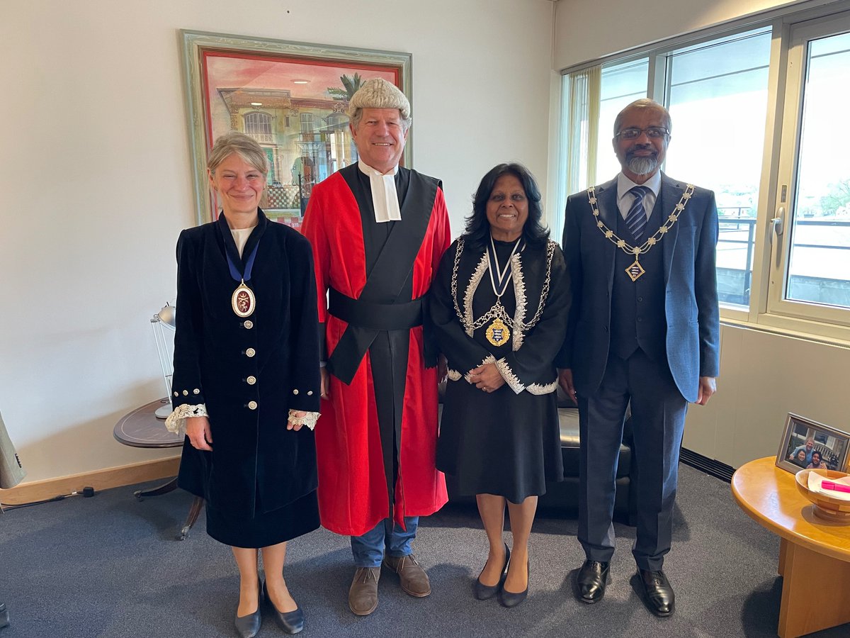 @ Kingston Crown court with @RBKMayor to meet unsung judges and staff to present awards for their heroic work during Covid to keep justice alive and to ensure trials ran. England’s Crown courts were alone in Europe in keeping going for victim’s, witnesses and defendants’ benefit.