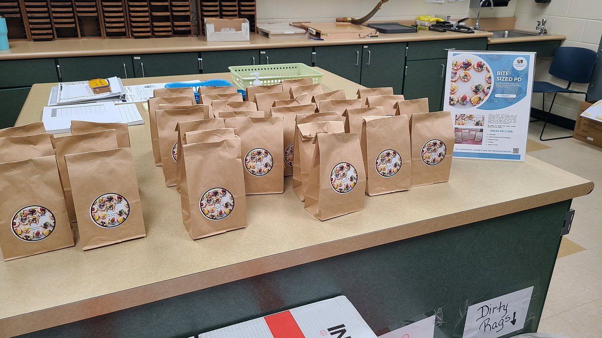 MrsCarvEDU's tweet photo. TREATing our amazing staff with a quick pick-me-up! @MonroeLSD Thank you for all you do! #bitesizePD #techtakeout https://t.co/8x3VRANrVg