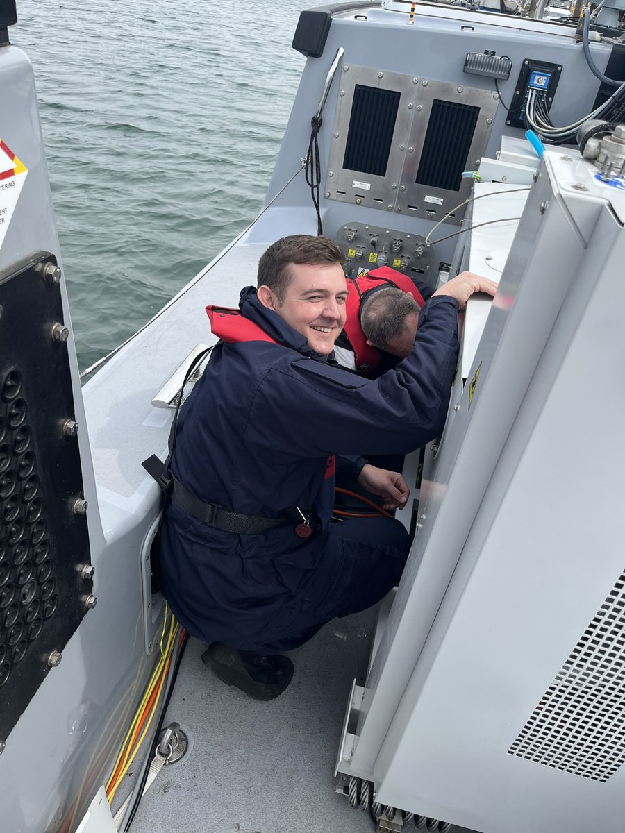 This week we have been sweeping up on installing and removing our ROV. It’s not a competition, but we are now doing it quicker than the training staff 😉 To make today even better, our engineers stopped briefly for a photo! @ThalesUK @RN_engineers