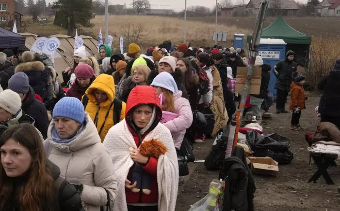 SaveUKR_'s tweet photo. Worst Refugee Crisis Since WW2 as Ukrainians Flee Country.
#SaveUKR #donate #MariupolGenocide
#Europe #Kyiv #Ukraine #Mariupol #Odessa #Kharkiv https://t.co/qPIOtzY5Mf