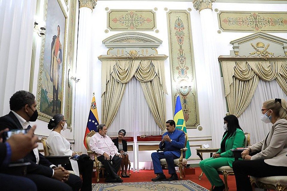 DiarioTalCual's tweet photo. Borges y Capriles rechazaron que Maduro perdonara deuda de San Vicente y las Granadinas #TalCual #ClaroyRaspao #Rotundamente https://t.co/4nq8XQGwKb https://t.co/tzOlRREMre