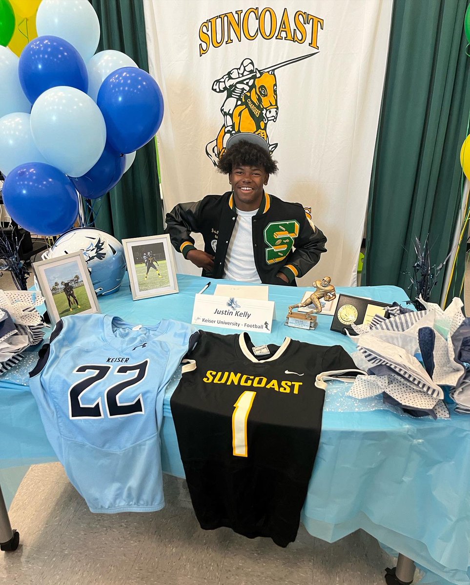 5StarJayyy's tweet photo. Blessed just to be here, can’t wait for what’s next💙🤍 @keiserfootball @ESPNTop63 @pbphighschools @SuncoastCharge1 @ESPNWestPalm https://t.co/9hsyb0K1JL