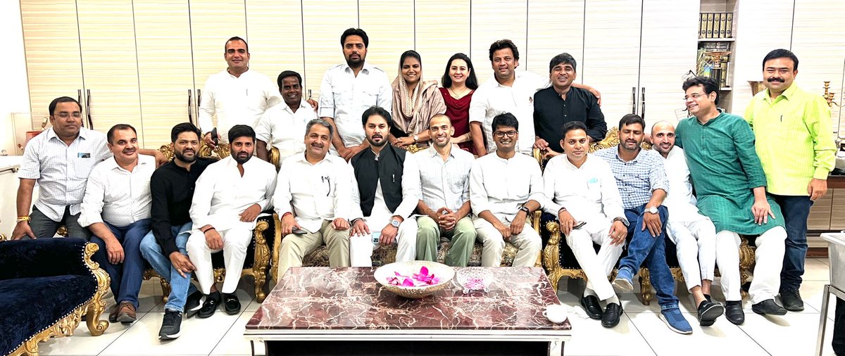 AmanatUllah23's tweet photo. Thank you everyone for your gracious presence. 🙏

इफ्तार पार्टी में दिल्ली, पंजाब, हरियाणा, हिमाचल, उत्तरप्रदेश, राजस्थान, मध्यप्रदेश, त्रिपुरा, गोवा, बिहार, झारखंड, छत्तीसगढ़, पुदुच्चेरी, तेलंगाना, केरल, उतराखंड, महाराष्ट्र राज्यों से साथी पधारे। https://t.co/Nw8DkOtlhK