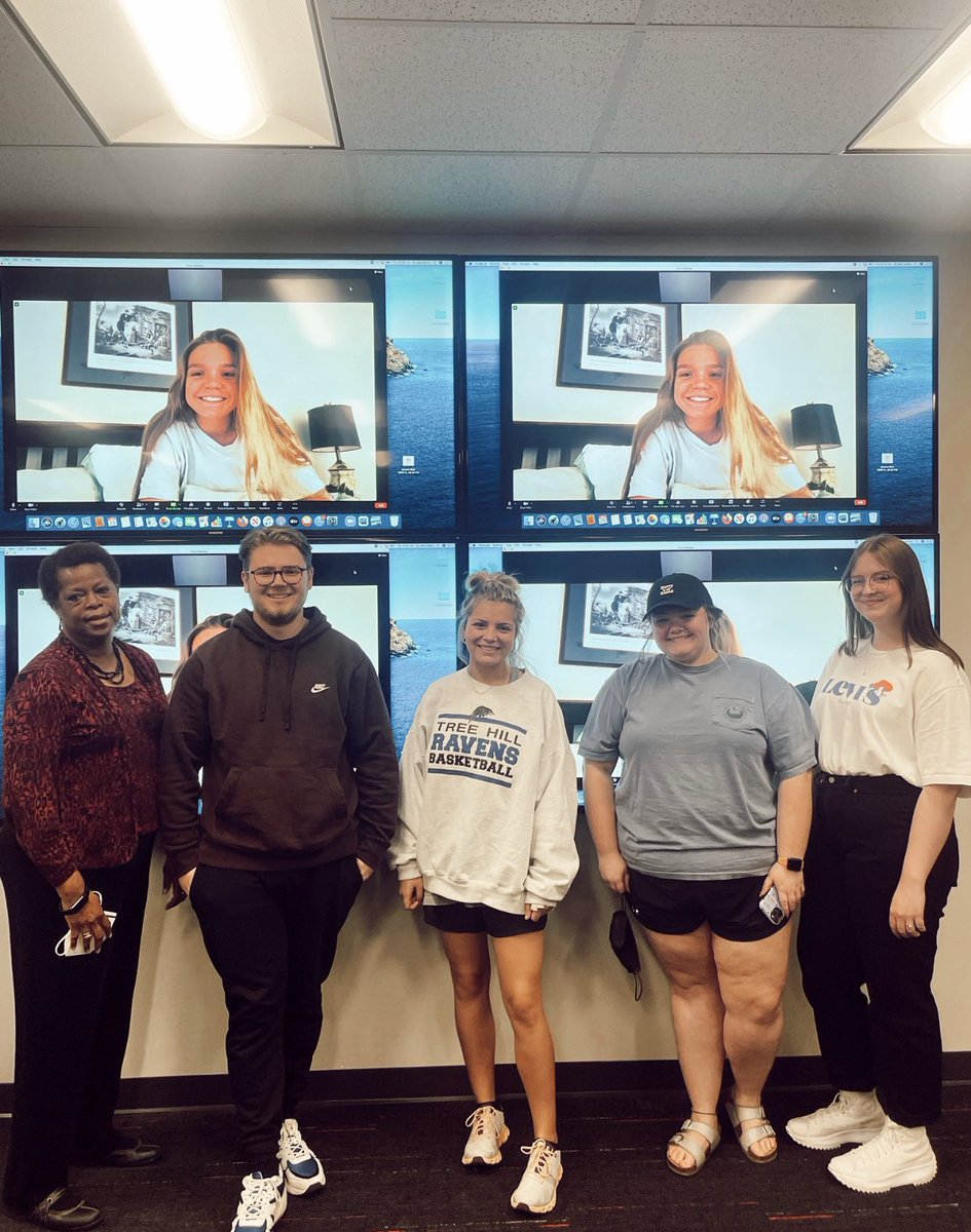 Shelbsss102's tweet photo. Today marks the end of my first year of college! I’m relieved to be done, but I will miss all of my #reportingwords class. You all made me laugh until crying pretty much everyday. I’m so thankful for you all and the memories we have. #reportscombs #freshmanyear #college #lol https://t.co/9Voam6xChV