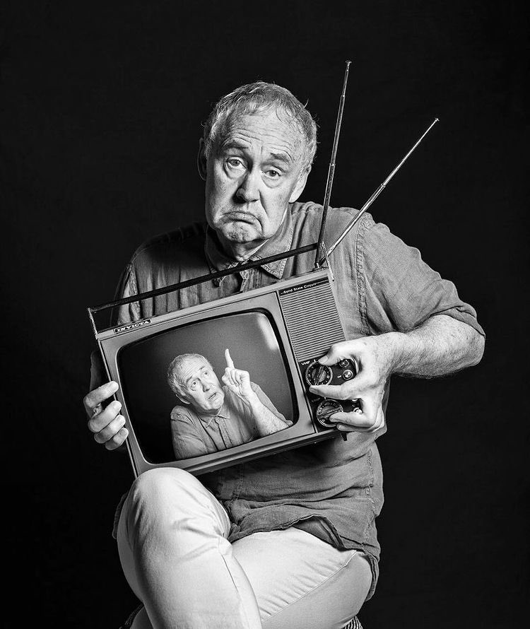 pepescoda's tweet photo. @XaviPiera @jabripedraza Ei, Tius!! 😉

Nigel Planer! @NigelPlaner1 by
©️PepEscoda #TheYoungOnes #ElsJoves https://t.co/83O6HiefAQ