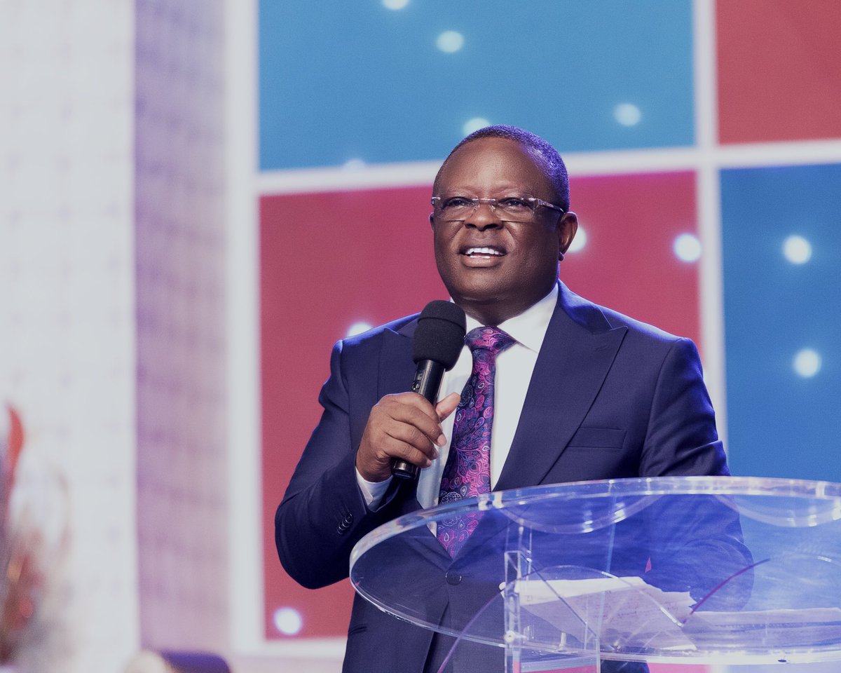 FrancisNwaze1's tweet photo. The Governor of Ebonyi State, and All Progressives Congress Presidential Aspirant Engr David Umahi, FNSE, FNATE as purchased his Expression of Interest and Nomination forms to contest for the office of the President of the Federal Republic of Nigeria. https://t.co/K04uK7lRxs