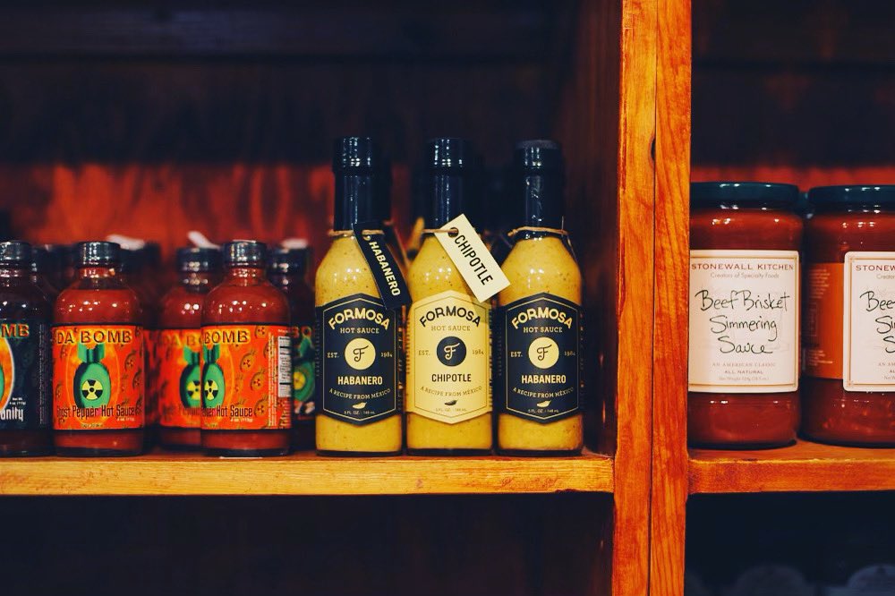Unsure what to get Mom for Mother's Day? We gotcha covered 💁🏻‍♀️ Use the promo code MOM15 during checkout to receive a 15% discount on all orders. Stay spicy 🌶 formosasauce.com #mothersday #mother #mothersdaygift #vegan #glutenfree #allnatural #cooking #cookingsauce #family